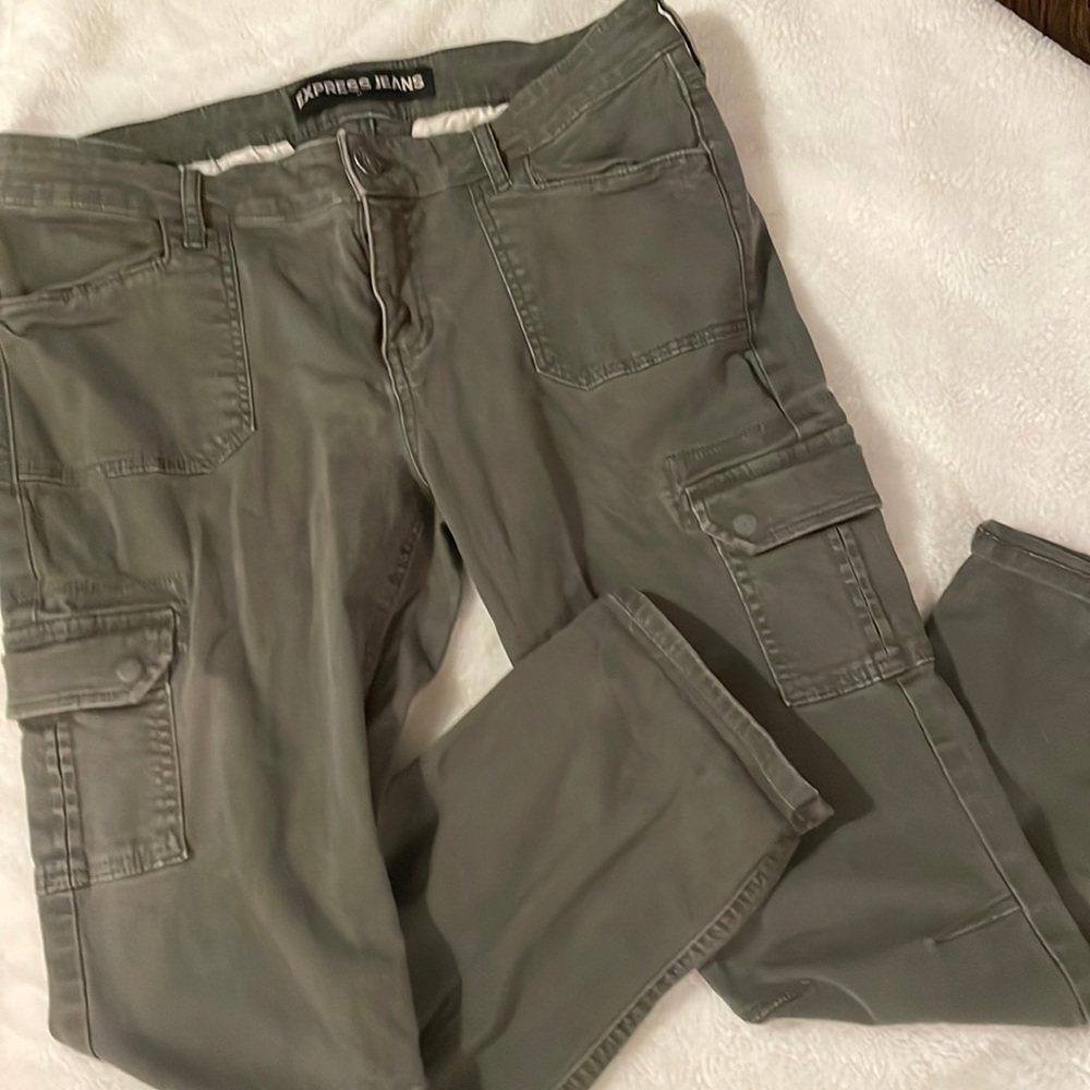 Army green express jeans.In size twelve 98 percent cotton,2 percent spandex.